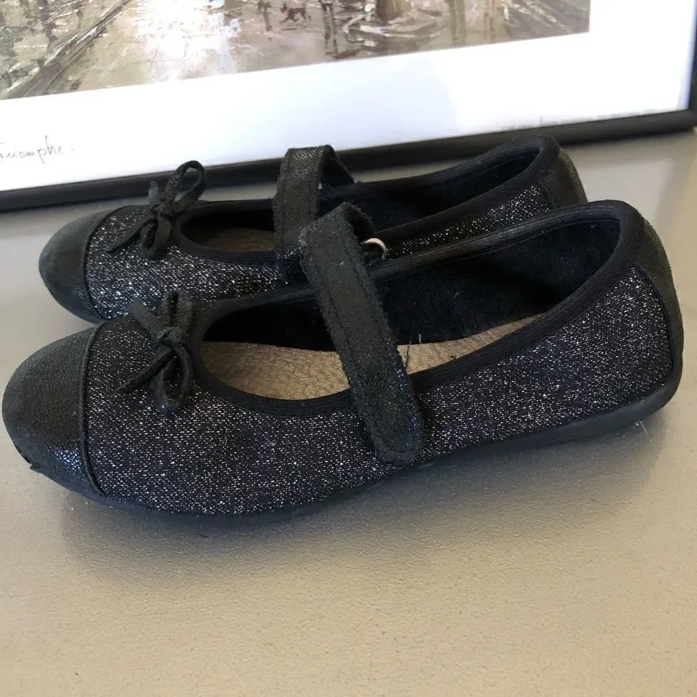 Girls’ Glitter Mary Janes (EUC)‎